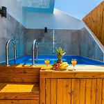 아파트 Near Kaputas, Luxury With Pool 카스